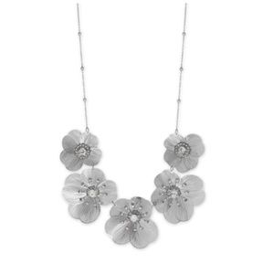 NEW - 16" + 3" Crystal Flower Fashion Statement Necklace